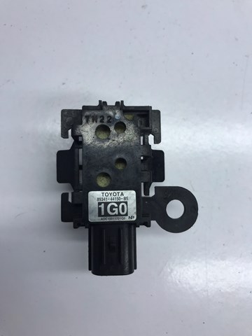 Датчик сигнализации парковки (парктроник), задний 8934144150 TOYOTA