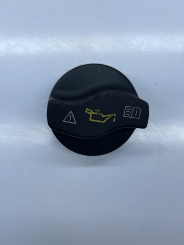 MERCEDES A0000101385 Крышка маслозаливной горловины в наличии Харьков