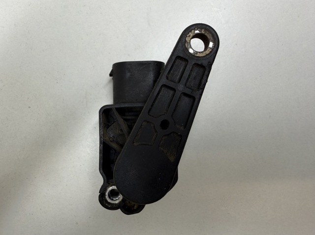 MERCEDES A0035426618 Датчик уровня положения кузова передний в наличии Каменское