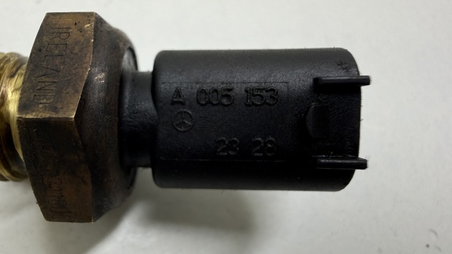 A0051532328 MERCEDES Датчик температуры топлива купить в Киев