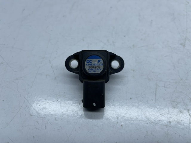 MERCEDES A0051537228 Датчик давления наддува в наличии Киев