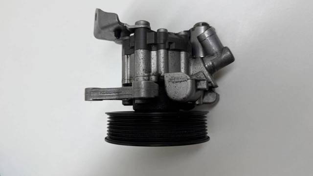 MERCEDES A0064664801 Насос ГУР в наличии Николаев