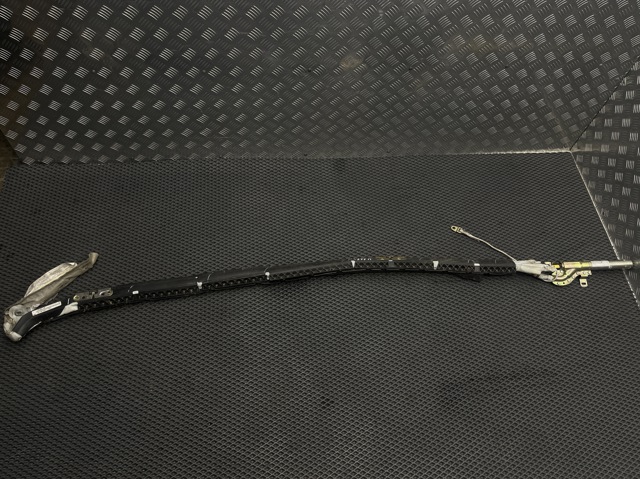Шторка боковая правая A1638601205 MERCEDES