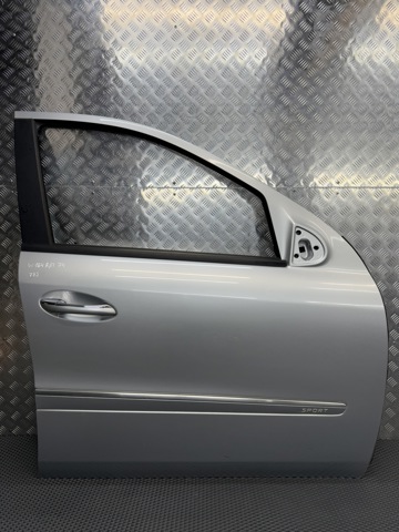 Пассажирская передняя дверь A1647200205 MERCEDES
