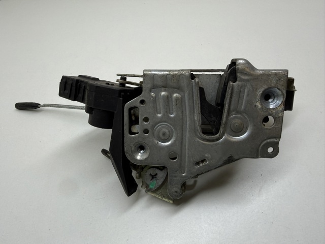 A2027200935 MERCEDES Замок водительской двери купить в Винница