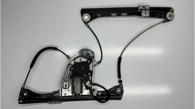 A2037201746 MERCEDES Мотор стеклоподъемника двери передней правой купить в Житомир