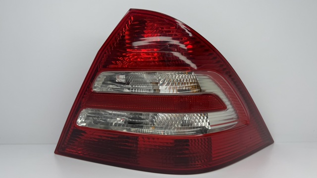 Фонарь задний правый A2038202064 MERCEDES