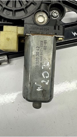Моторчик стеклоподъемника двери задней, правой A2038203042 MERCEDES