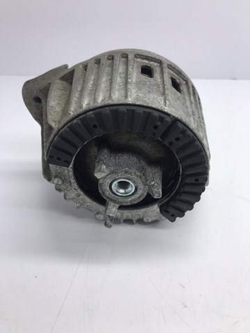 MERCEDES A2042404717 Правая подушка двигателя в наличии Хмельницкий