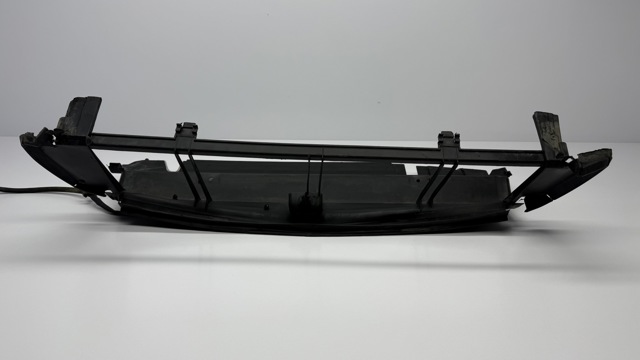 A2045053430 MERCEDES Левый дефлектор радиатора купить в Николаев