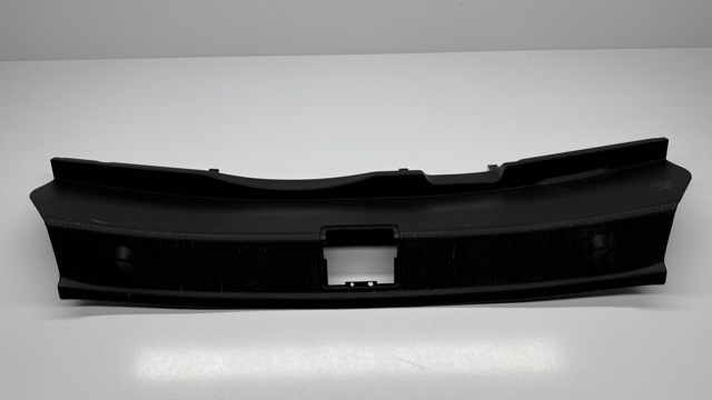 Накладка задней панели багажника A2046900825 MERCEDES