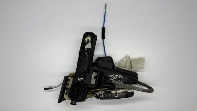 Замок передней пассажирской двери A2047202435 MERCEDES