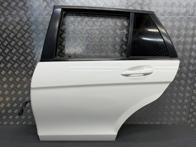 Дверь задняя A2047302300 MERCEDES