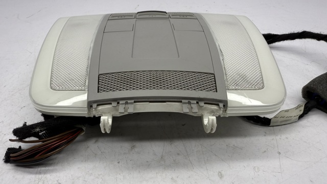 A2048202001 MERCEDES Плафон салона купить в Киев