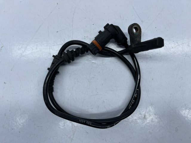 Датчик ABS передний A2049057900 MERCEDES