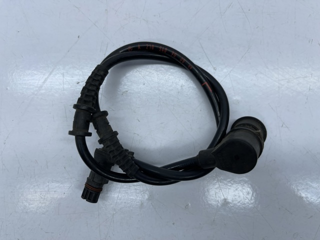 Датчик АБС (ABS) передний левый A2105409008 MERCEDES