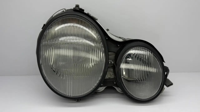 Фара основная правая A2108200461 MERCEDES