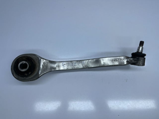 Правый рычаг передней нижней подвески A2113303011 MERCEDES