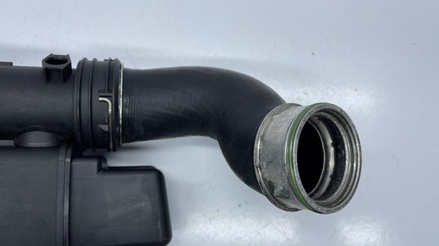 Шланг интеркуллера A2115282582 MERCEDES