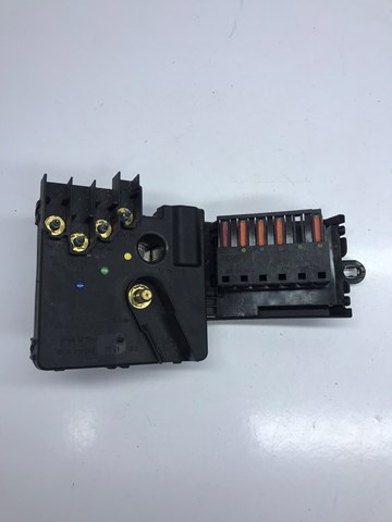 Колодка соединительная плюсового кабеля A2115461141 MERCEDES