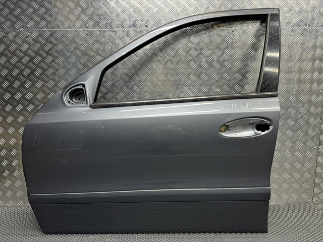 Передняя левая дверь A2117201305 MERCEDES