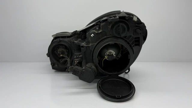 MERCEDES A2118200261 Правая фара в наличии Днепр
