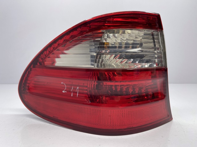 Задний левый внешний фонарь A2118201164 MERCEDES