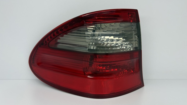 Задняя левая внешняя фара A2118202764 MERCEDES