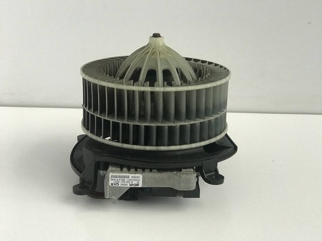 Двигун вентилятора пічки (обігрівача салону) в зборі A2118300408