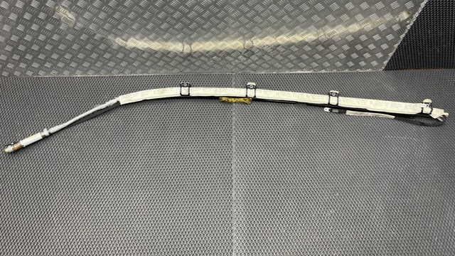 Шторка боковая правая A2118601005 MERCEDES