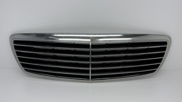 Облицовка радиатора A2118800583 MERCEDES