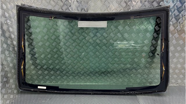 Автомобильное стекло заднее Mercedes E