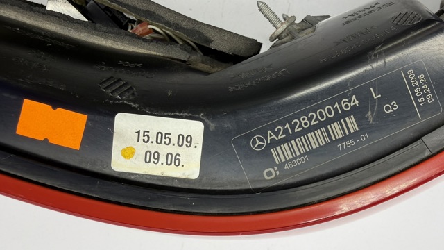 MERCEDES A2128200164 Фонарь задний левый внешний в наличии Черновцы