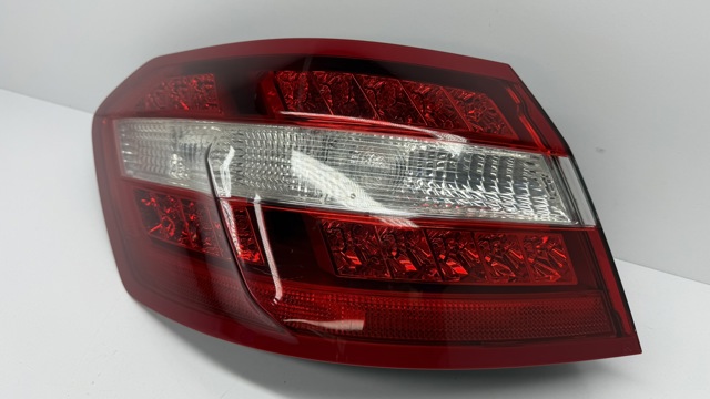 MERCEDES A2128200164 Фонарь задний левый внешний в наличии Одесса