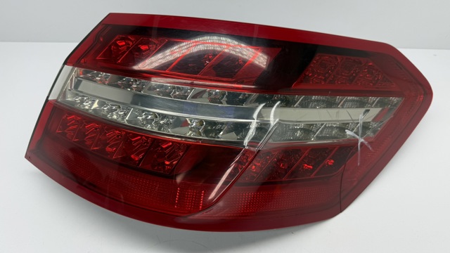 Фара задняя правая внешняя A2128201264 MERCEDES