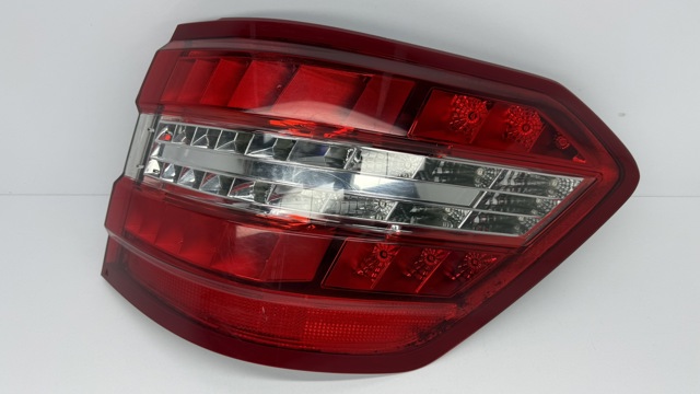 A2128204064 MERCEDES Фонарь задний правый внешний купить в Киев