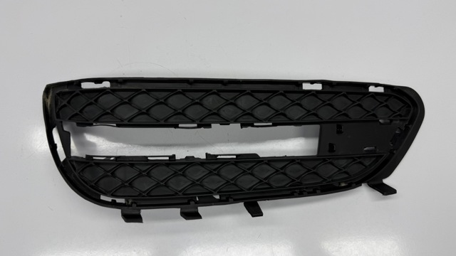 Решетка противотуманных фар левая A2128851723 MERCEDES