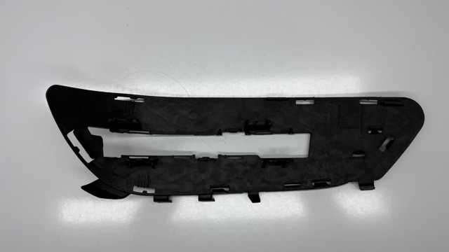 MERCEDES A2128851823 Заглушка (решетка) противотуманных фар бампера переднего правая в наличии Днепр