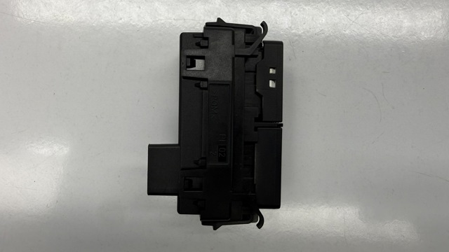 MERCEDES A2129054900 Блок кнопок центральной консоли в наличии Одесса