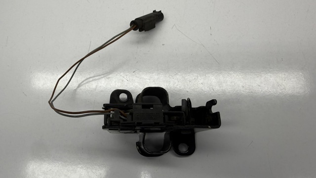 Замок крышки капота A2208800060 MERCEDES