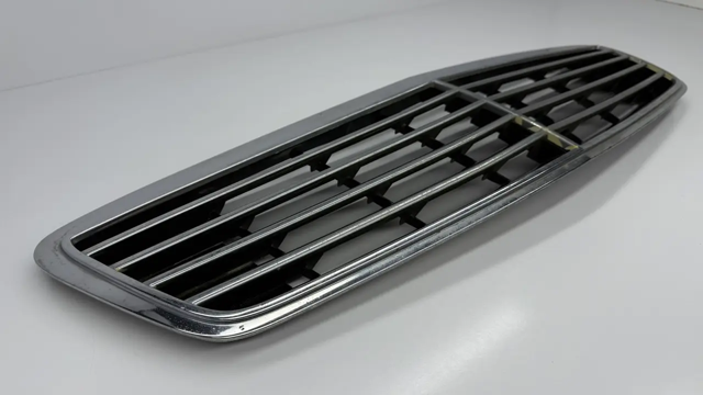 MERCEDES A2208800383 Решетка радиатора в наличии Кривой Рог