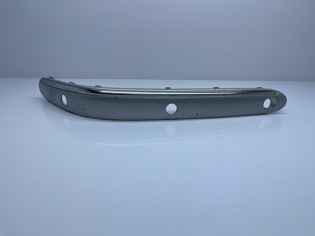 Молдинг бампера переднего правый A2208850421 MERCEDES
