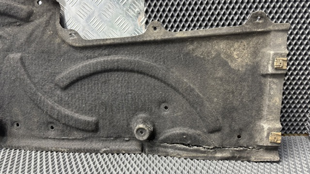 MERCEDES A2216100208 Защита днища правая в наличии Киев