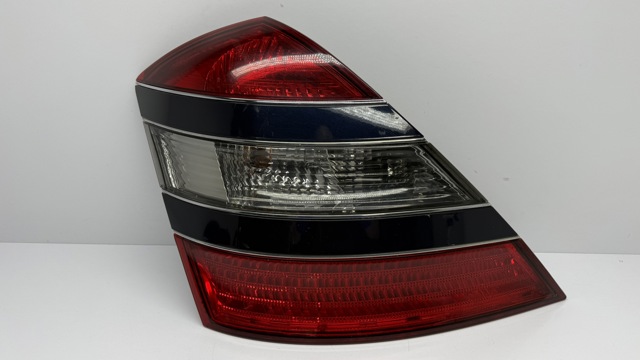 Задний левый стоп A2218200164 MERCEDES