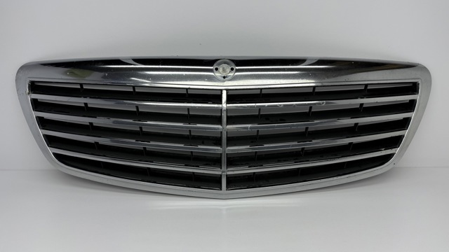 Решетка радиатора A2218800083 MERCEDES