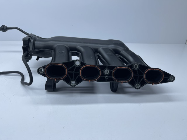 MERCEDES A2711400601 Коллектор впускной в наличии Винница