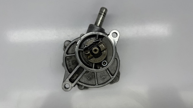 MERCEDES A6462300265 Насос вакуумный в наличии Запорожье
