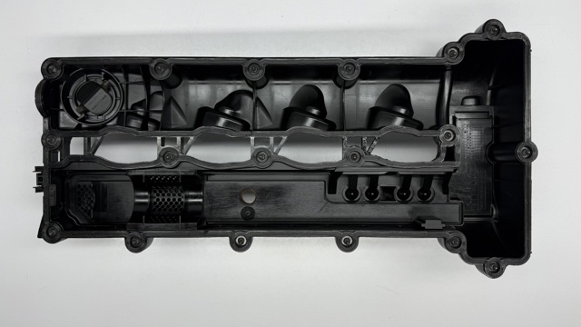 MERCEDES A6510100230 Клапанная крышка в наличии Украина
