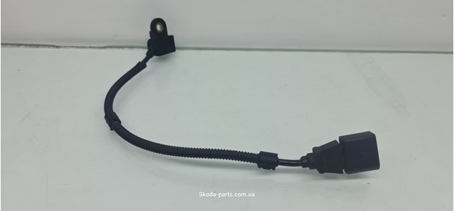03G957147B Датчик положения распредвала купить Ирпень