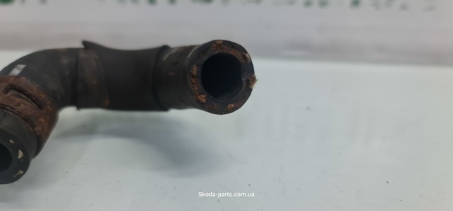 04L121058AA VAG Патрубок системы охлаждения купить в Сумы